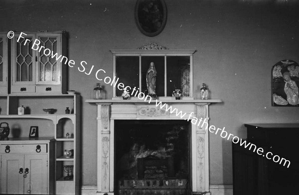 LAMBERTON HOUSE EMPIRE FIREPLACE IN BEDROOM